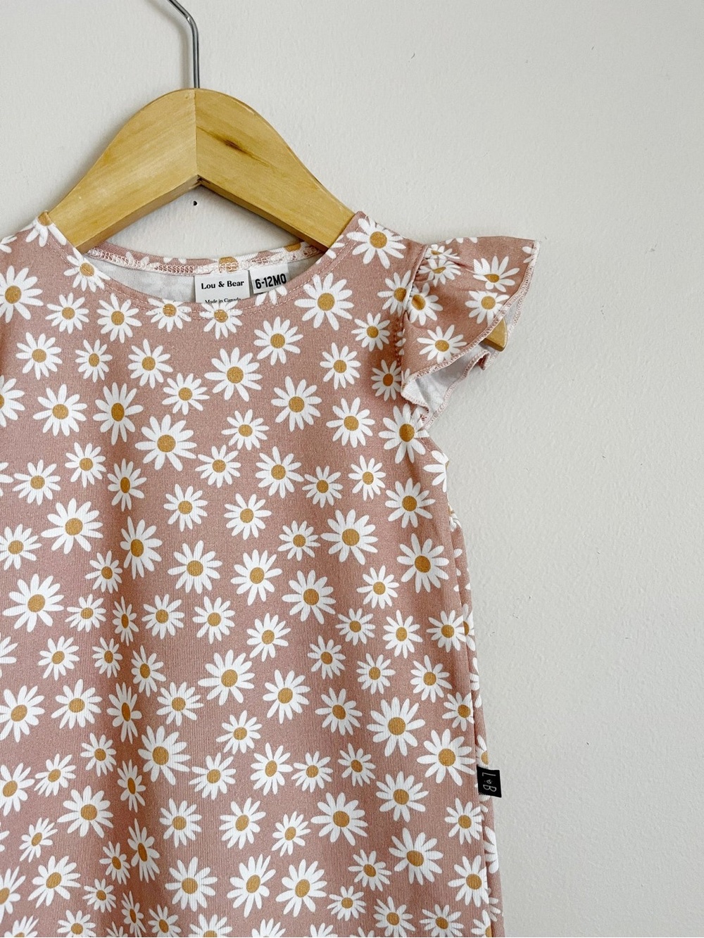 Lou and Bear Dress Ruffle Sleeve in Maple Daisy Short-Sleeve